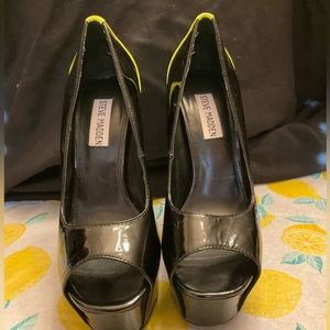 Steve Madden Solange Black & neon yellow heels